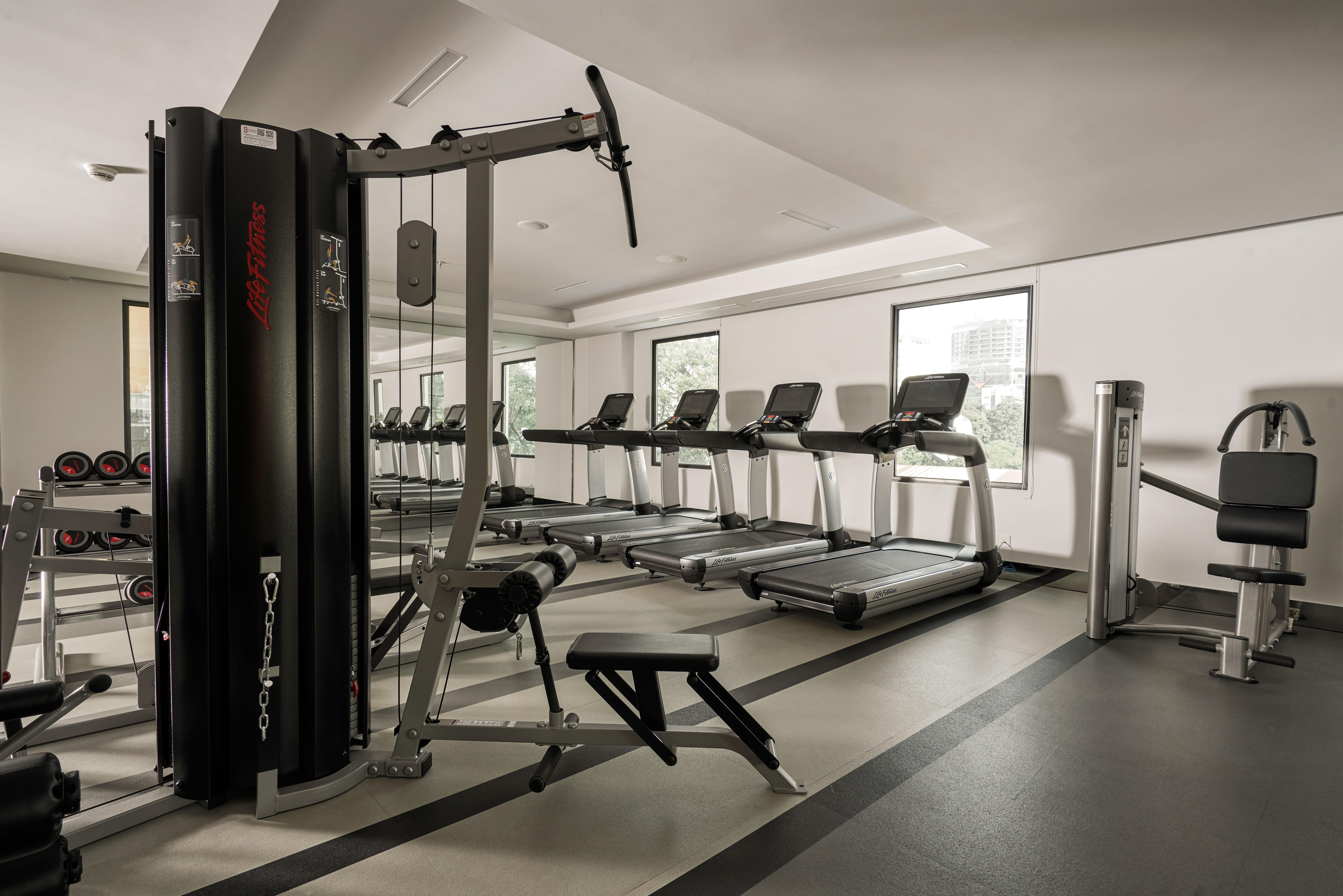 Mai House Saigon Hotel Cidade de Ho Chi Minh Exterior foto The gym at the hotel