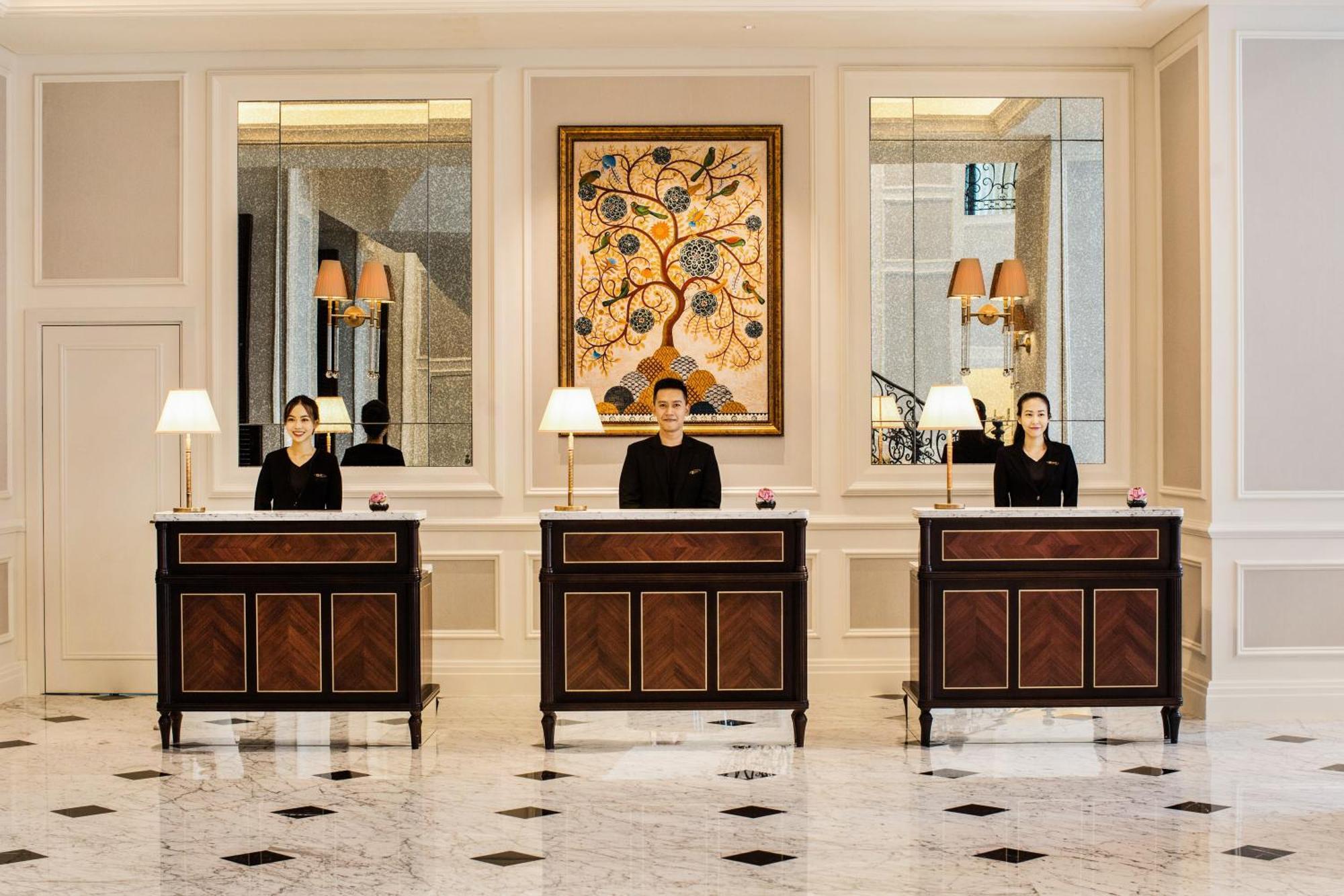 Mai House Saigon Hotel Cidade de Ho Chi Minh Exterior foto Concierge desks at the Four Seasons Hotel, London